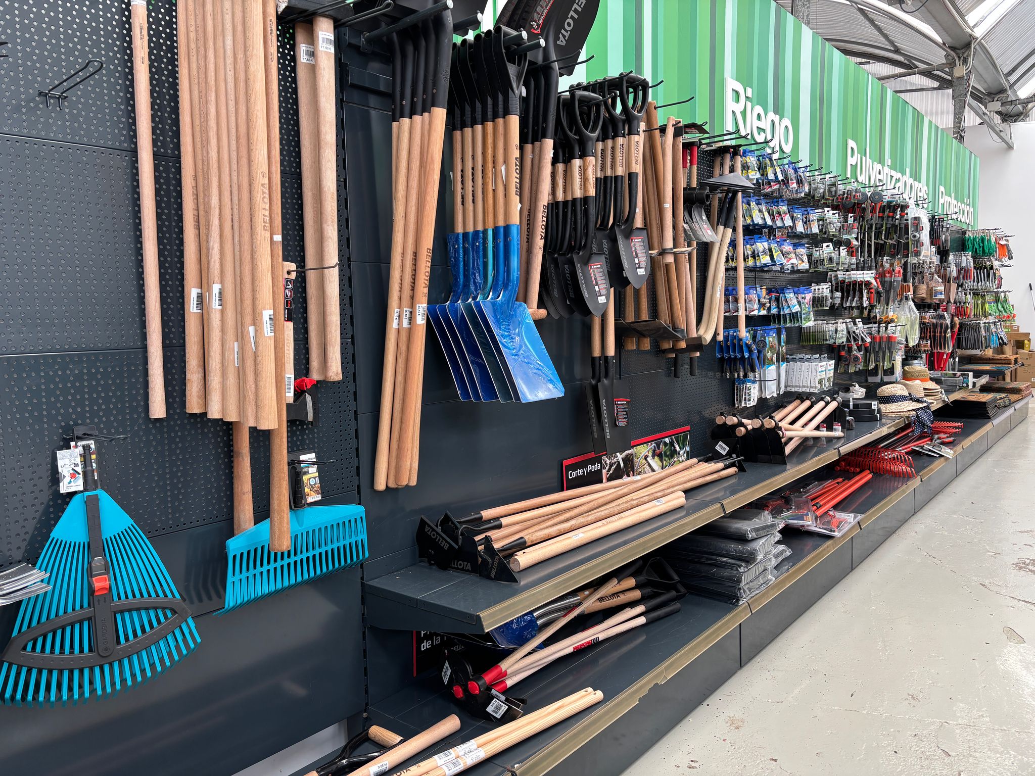 Productos fitosanitarios y herramientas de jardinería | Jardinería Bisanyes