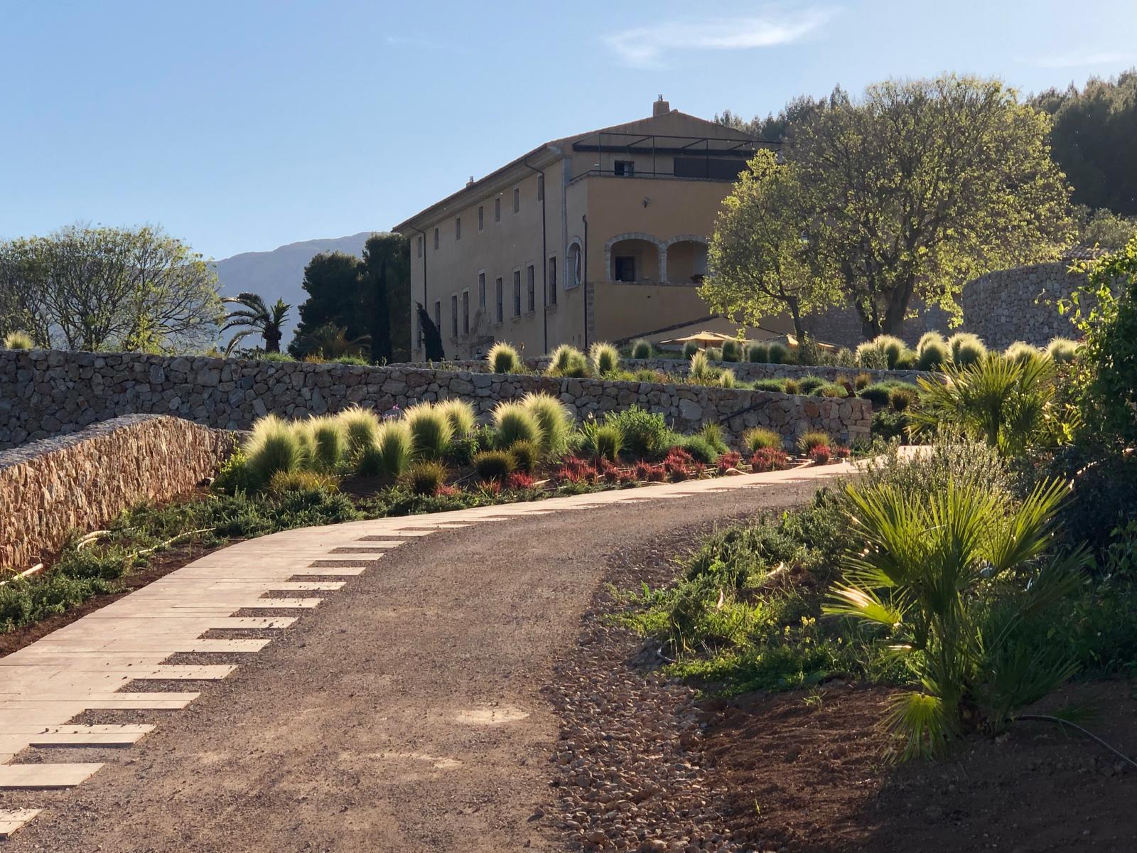Diseño de jardín en Hotel Son Brull, Mallorca | Jardinería Bisanyes